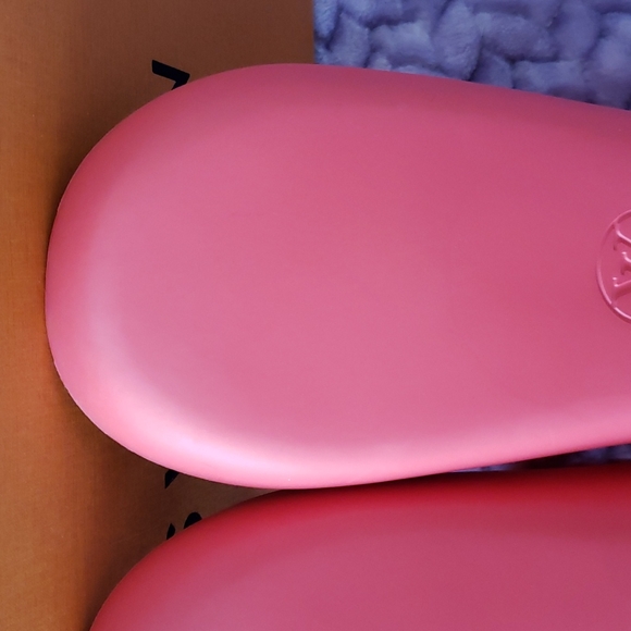 Louis Vuitton Sunbath Coral Rubber Canvas Mule - Picture 15 of 16